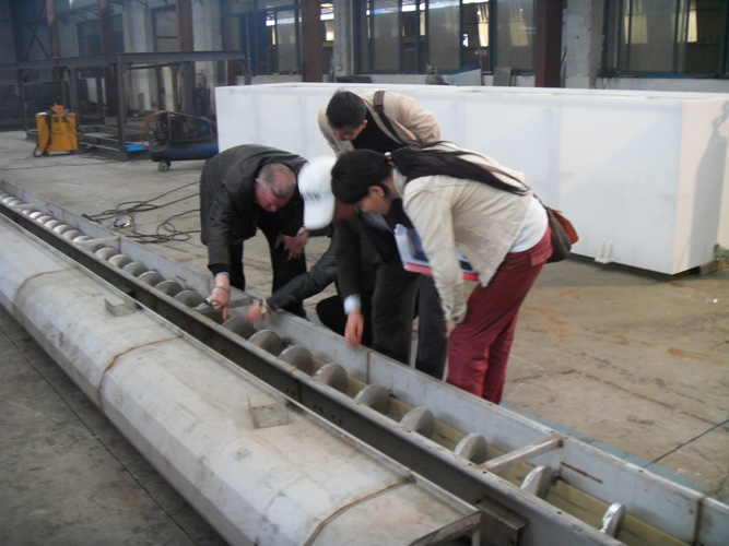 客戶現(xiàn)場驗收設(shè)備螺旋輸送機(jī)