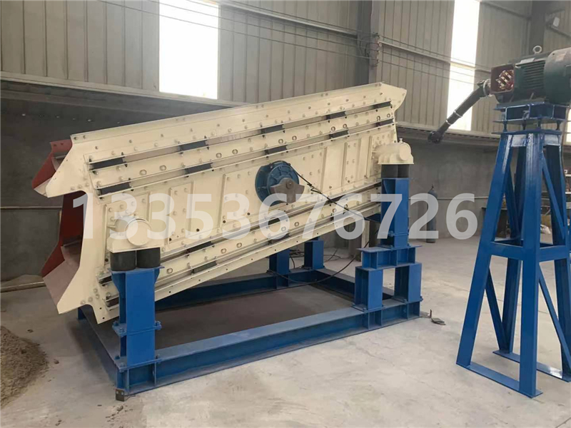 微粉馳張篩時產(chǎn)20方/小時，現(xiàn)貨出售，上層篩網(wǎng)1mm，下層篩網(wǎng)0.2mm，如無需更換篩網(wǎng)的情況下，款到3天內(nèi)即可發(fā)貨！