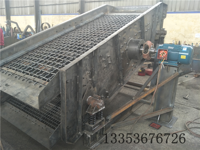 石料振動(dòng)篩分機(jī)喂料不勻稱(chēng)會(huì)造成哪些原因？