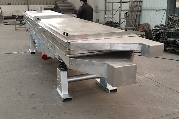 土豆使用直線篩進(jìn)行分級